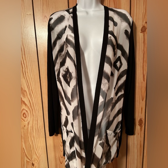 Chico’s Cardigan Travelers Open Front Women Size 2 Large Abstract Pockets Black - Picture 5 of 10